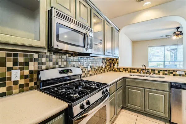 2924 Bond DR #4C, Austin, TX 78741