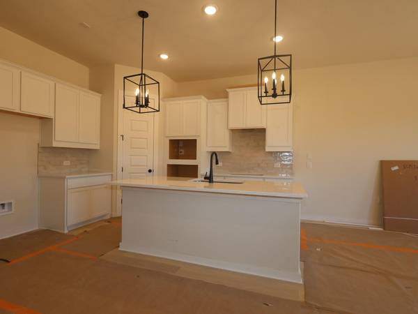 160 Champ Ave, Buda, TX 78610