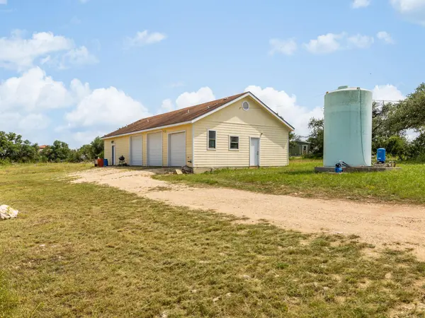 1110 Oakwood LOOP, San Marcos, TX 78666