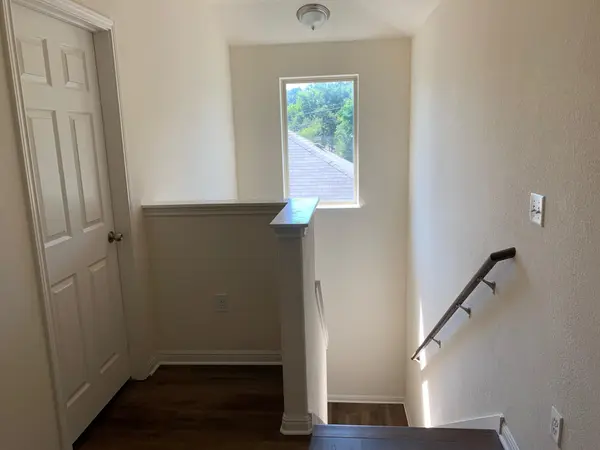 5805 Loblolly LN, Austin, TX 78744