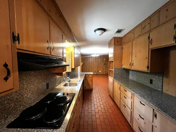 235 W Lower Line ST, La Grange, TX 78945