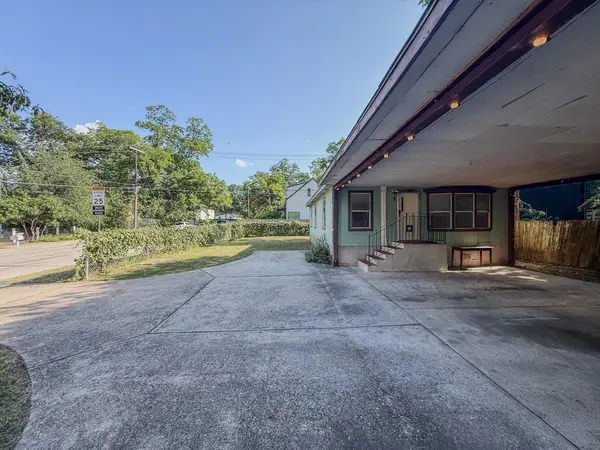 2015 Holly ST, Austin, TX 78702
