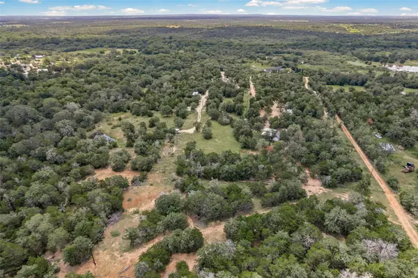 564 Boyd RD, Red Rock, TX 78662