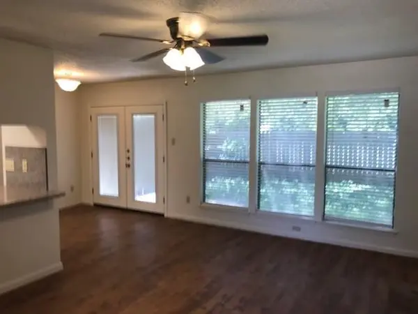 9102 Sedgemoor TRL #B, Austin, TX 78748