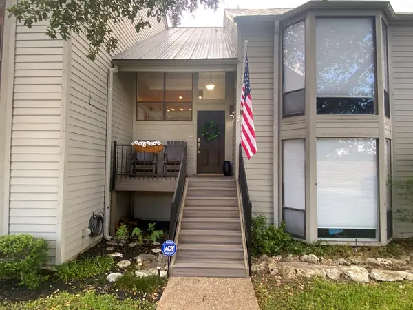 131 World Of Tennis SQ, Lakeway, TX 78738