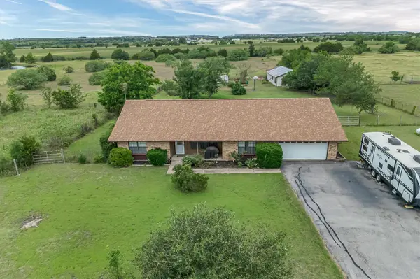 12800 Quarterhorse DR,  Elgin,  TX 78621