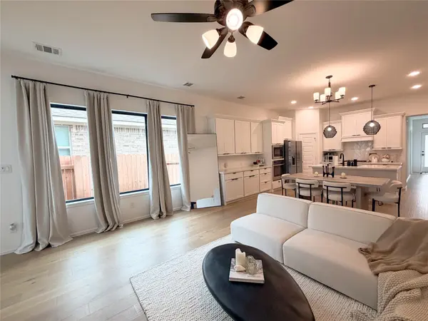 180 Reef Band DR, Kyle, TX 78640