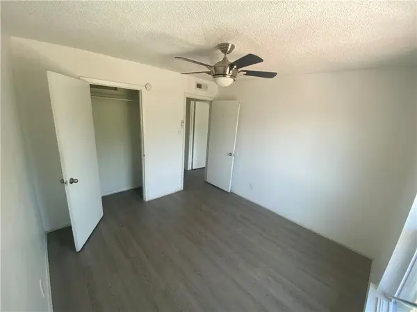 2401 Manor RD #207, Austin, TX 78722