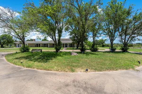 3345 E Austin ST, Giddings, TX 78942
