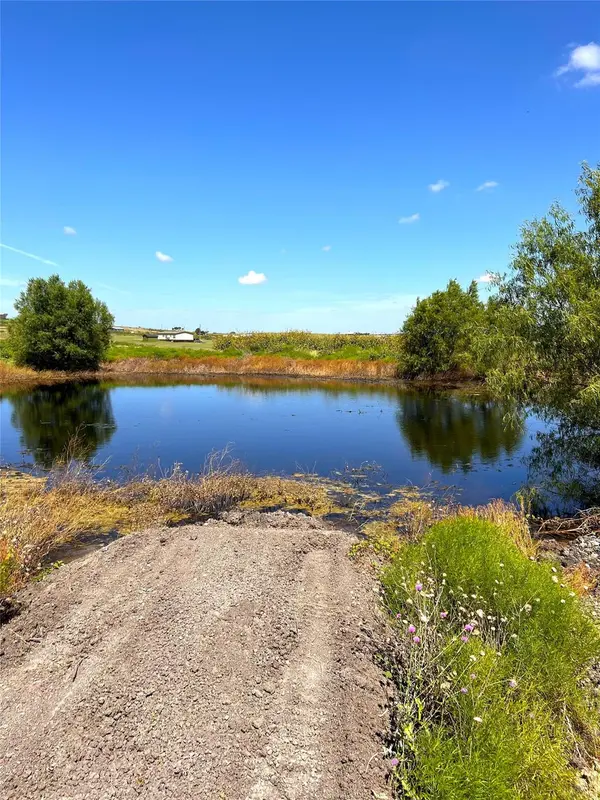 620 County Road 451 RD, Coupland, TX 78615