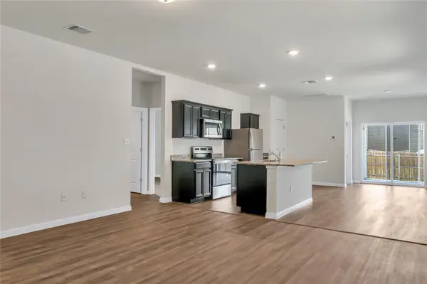 360 Bell Rings DR, Jarrell, TX 76537