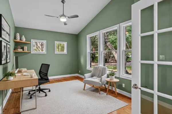 10200 Birdlip CIR, Austin, TX 78733