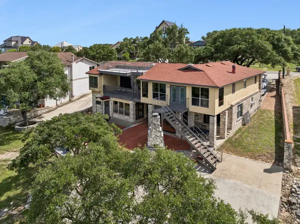 408 Edge Hill DR, Canyon Lake, TX 78133