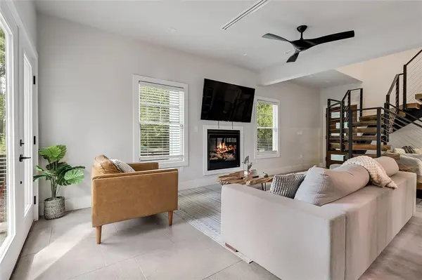1109 W Annie ST, Austin, TX 78704