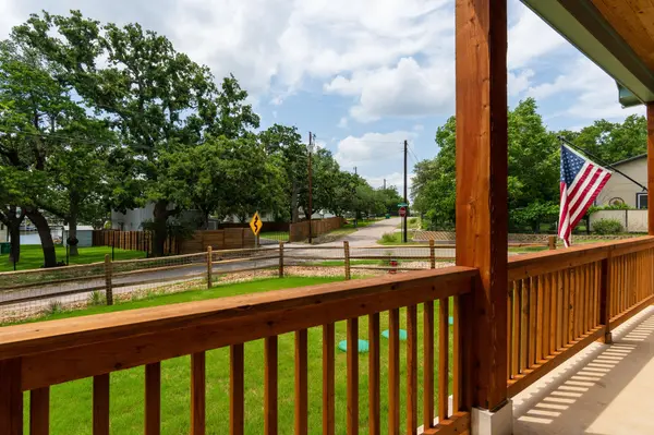 602 N Shorewood DR, Granite Shoals, TX 78654