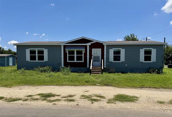 1712 17th ST, Hondo, TX 78861