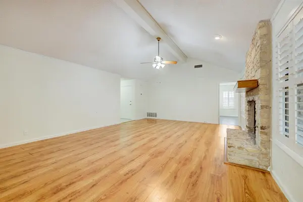 1704 Foxfire DR, Round Rock, TX 78681