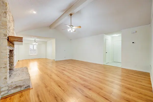 1704 Foxfire DR, Round Rock, TX 78681