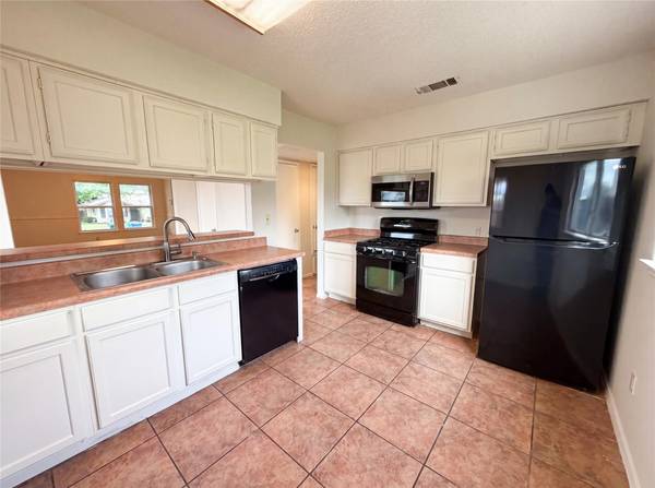 1301 Pitcairn DR, Pflugerville, TX 78660
