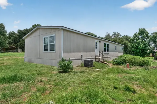 908 Yegua DR, Lexington, TX 78947