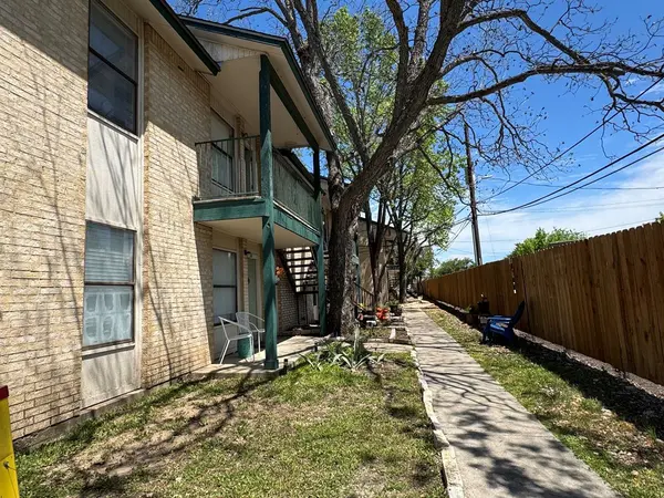 1624 Aquarena Springs DR #A102, San Marcos, TX 78666