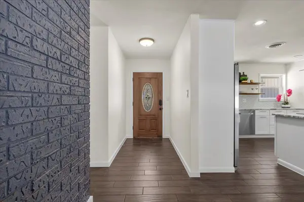 28 Lost Pines Ave, Bastrop, TX 78602
