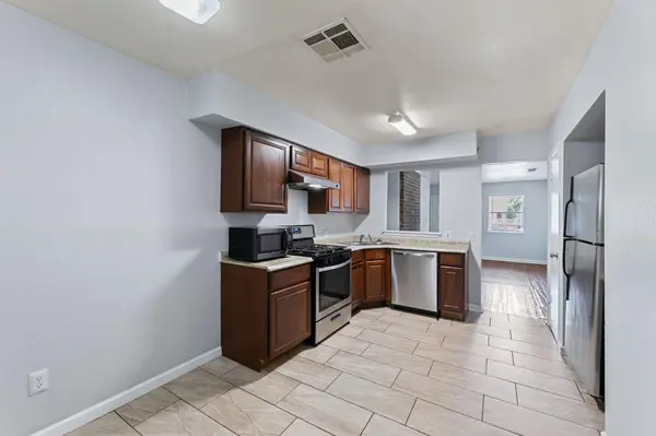 2011 E Stassney LN #B, Austin, TX 78744