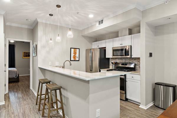 3839 Dry Creek DR #106, Austin, TX 78731
