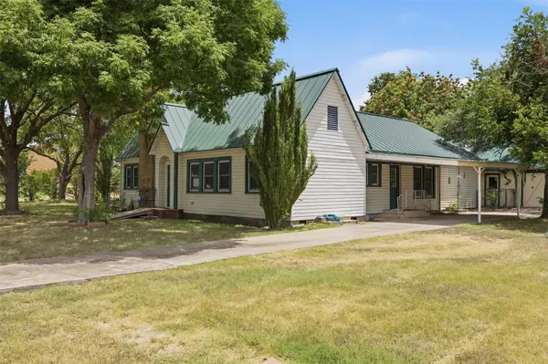 255 S Lampasas ST, Bertram, TX 78605