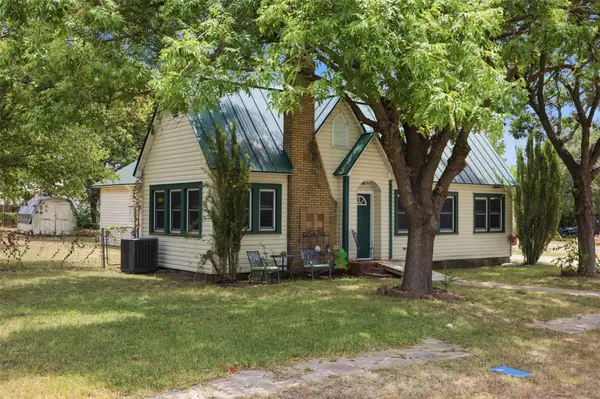 255 S Lampasas ST, Bertram, TX 78605
