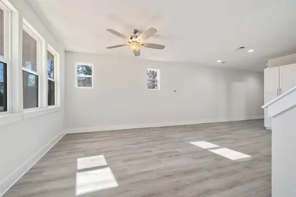107 Wilkes ST, Smithville, TX 78957