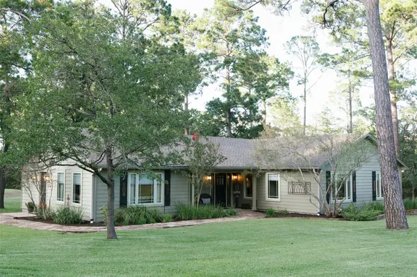 248 JZJ LN, La Grange, TX 78945