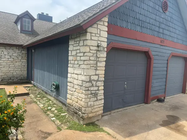 522 Cutty TRL #A, Lakeway, TX 78734
