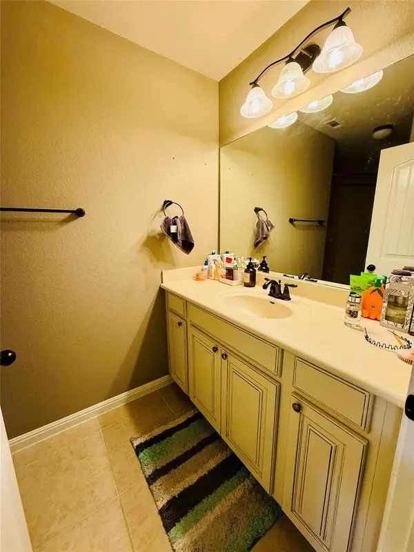209 Monahans DR, Georgetown, TX 78628