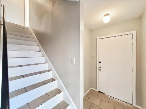 1814 Nicole CIR #B, Round Rock, TX 78664