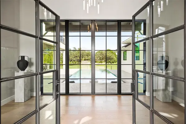 27009 Masters PKWY, Spicewood, TX 78669