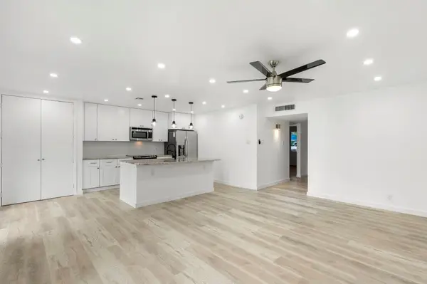 269 Venture BLVD S, Point Venture, TX 78645