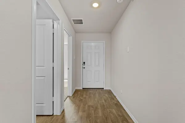 2117 Windflower LN, Luling, TX 78648