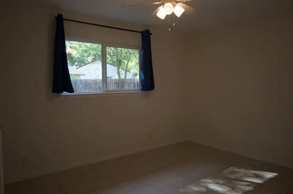 5204 Village TRL, Austin, TX 78744