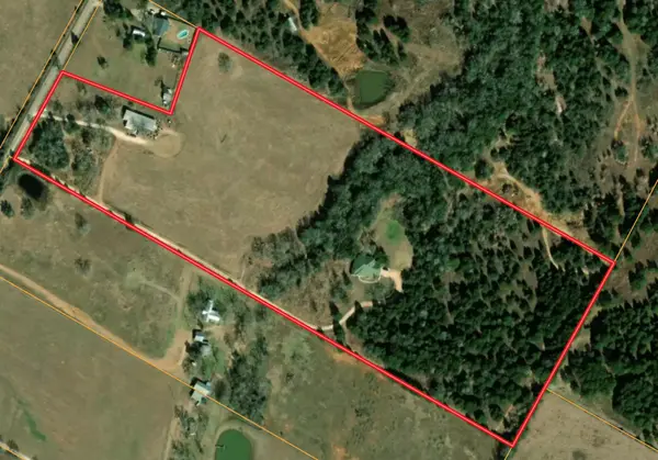 741 Knobbs RD, Mcdade, TX 78650