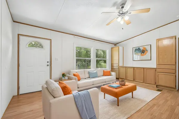 139 Meadow Creek DR, Bastrop, TX 78602