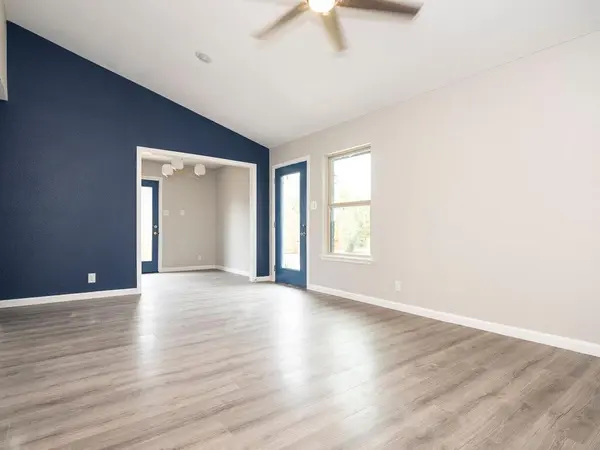 2526 Glen Springs WAY #A, Austin, TX 78741