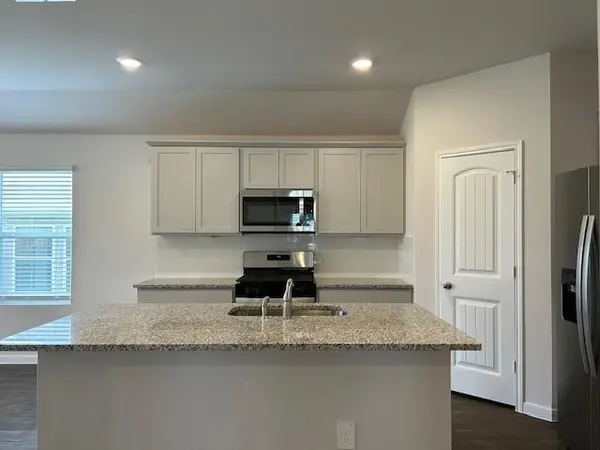 311 Darwin PL, Lockhart, TX 78644