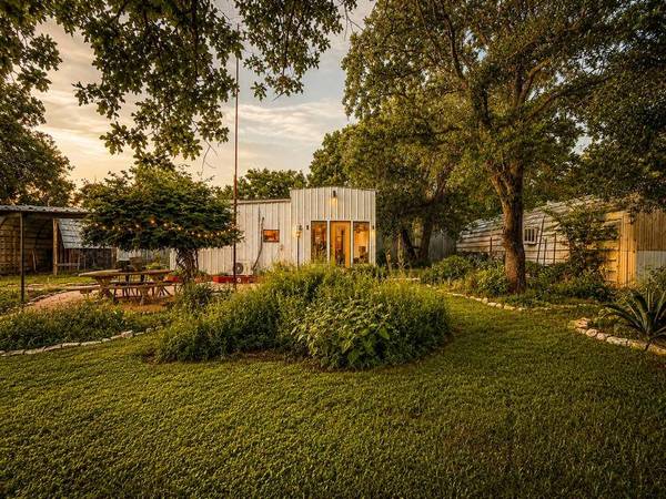 128 E Castlewood DR, Granite Shoals, TX 78654