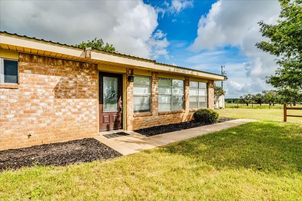 595 Cardinal RD, Rosanky, TX 78953