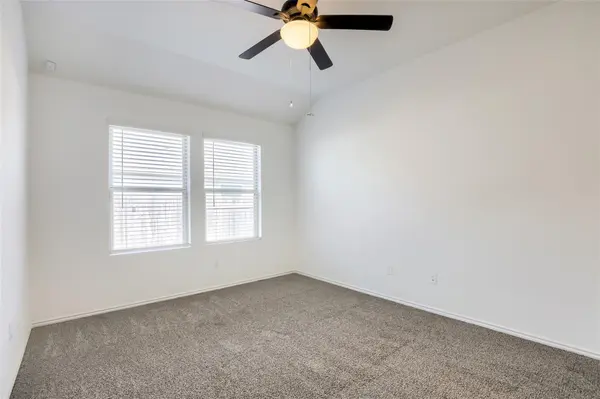 309 Colthorpe LN, Hutto, TX 78634