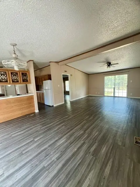 150 Oak Forest DR, Cedar Creek, TX 78612