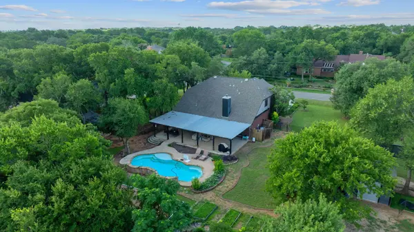 222 Primrose DR, Kyle, TX 78640