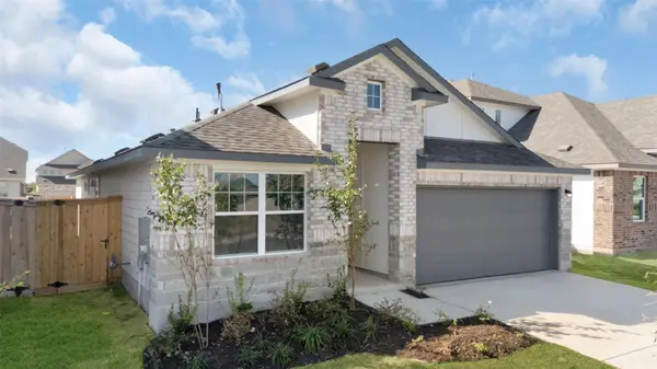 25524 Flora Bella LN, Elgin, TX 78621