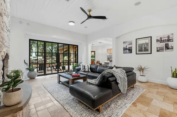 113 Silverstone DR, Georgetown, TX 78633